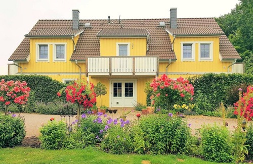 Neuendorf Apartment | Apartment 'Ferienwohnung Storchennest' with Private Terrace and Wi-Fi