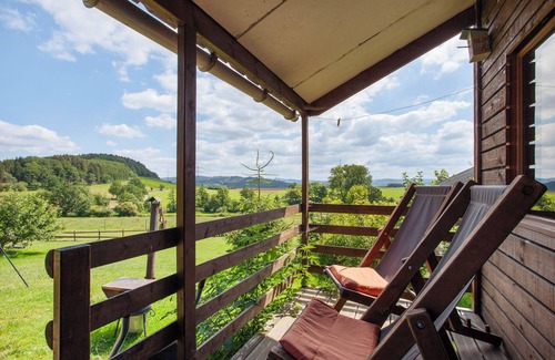 Niederlandenbeck Apartment | Apartment 'Ferienhütte Berken' with Private Terrace and Shared Garden