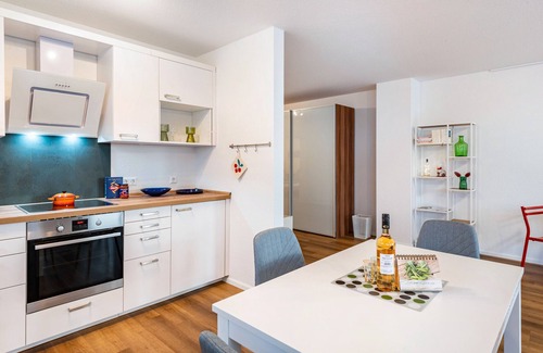 Bad Bellingen Apartment | Apartment 'Ferienwohnung Vogesenpanorama 1' with Mountain View, Private Terrace and Wi-Fi