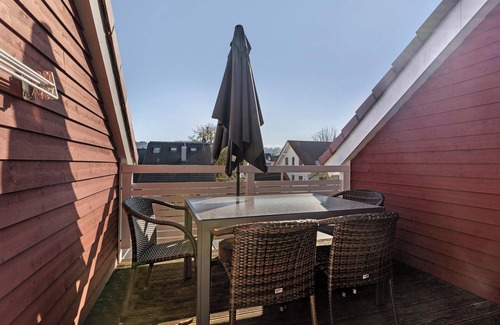 Nesselried Apartment | Apartment 'Ferienwohnung Kirsche' with Shared Garden, Balcony and Wi-Fi