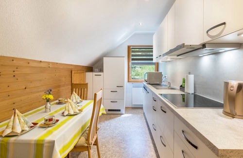 Gemarkung Tieringen Apartment | Apartment "Ferienwohnung Haus Am Wald" with Mountain View, Private Balcony & Wi-Fi