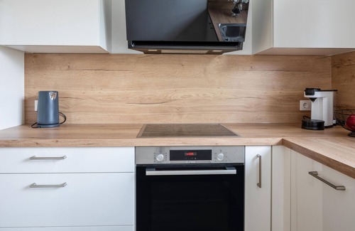 Ebringen Apartment | Apartment 'Fewo Ebringen Vogesenblick' with Balcony and Wi-Fi