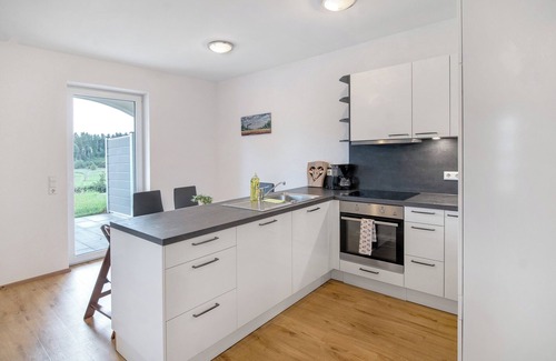 Goppertsweiler Apartment | Apartment 'Fewo Obstbäumle' with Mountain View, Shared Pool and Wi-Fi