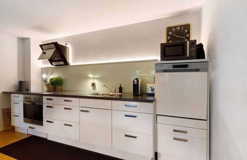 Andelshofen Apartment | Apartment 'Fewo Spectrum' with Private Terrace and Wi-Fi