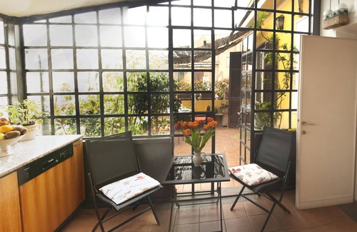 Gianicolo Apartment | Apartment Fiore is big, romantic, green terrace close Trastevere and Vatican