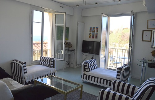 Biarritz City Centre Apartment | Apartment/flat - Biarritz The beach and town down the building, first line sea view