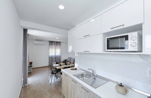 Seline Apartment | Apartment for 4-6 persons with sea view and pool use