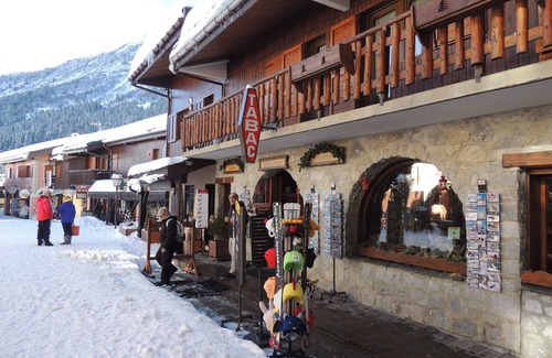 Les Avanchers-Valmorel Apartment | Apartment in a house chalet in Valmorel Planchamp hamlet on skis