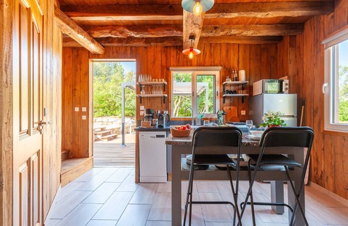 Roquefort-la-Bedoule House | Apartment 'Le Chalet' with Private Terrace, Wi-Fi and Air Conditioning