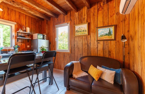 Roquefort-la-Bedoule House | Apartment 'Le Chalet' with Private Terrace, Wi-Fi and Air Conditioning