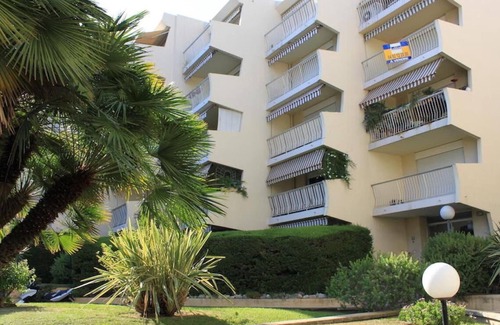 Saint-Laurent-du-Var Apartment | Apartment-Suite-Ensuite with Shower-Terrace