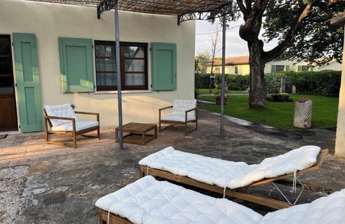 Capalbio Apartment | Apartment 'Frantoio' with Shared Pool, Wi-Fi and Air Conditioning