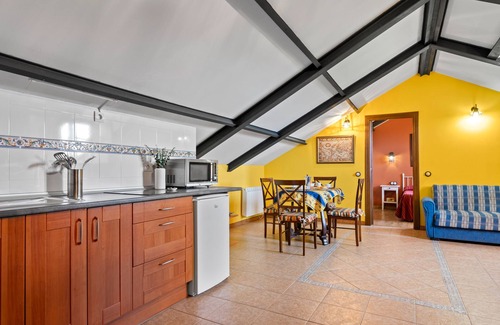 Tornon Apartment | Apartment 'Geografía' with Mountain View, Shared Terrace and Wi-Fi