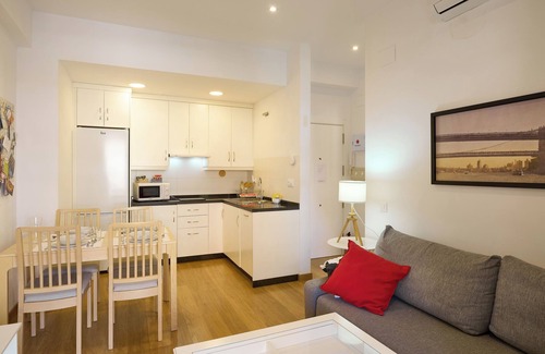 Centro Comercial Apartment | Apartment 'Góngora Dm' with Private Terrace, Wi-Fi and Air Conditioning