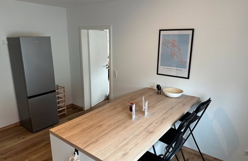 Urloffen Apartment | Apartment 'Groß' with Shared Garden, Balcony and Wi-Fi