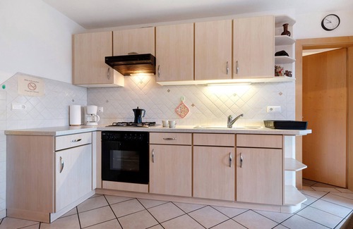 Rodengo Apartment | Apartment 'Gruberhof 2 Mit Terrasse' with Mountain View, Private Terrace and Wi-Fi