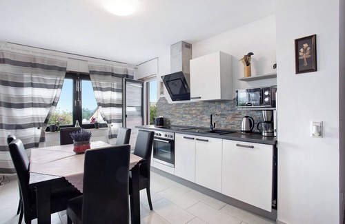 Heringhausen Apartment | Apartment "Haus Elena Wohnung 7B" with Mountain View, A/C, Wi-Fi, Garden & Balcony