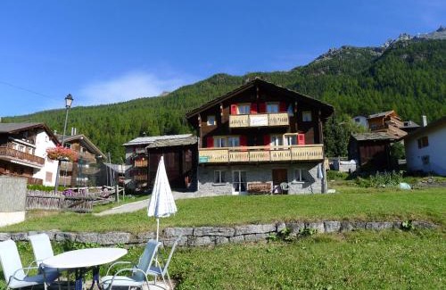 Graechen Apartment | Apartment Heiderösli-2 by Interhome