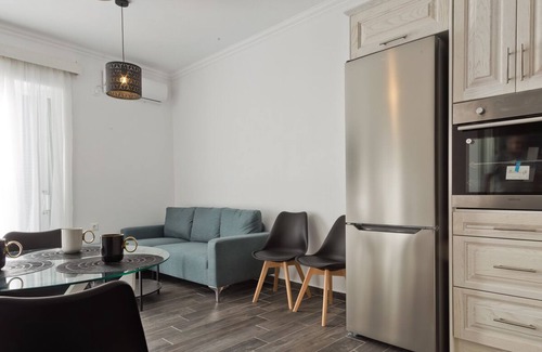 Karpathos Apartment | Apartment 'Helios 2' with Sea View, Wi-Fi and Air Conditioning