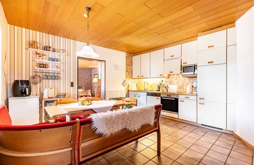 Bargenstedt Apartment | Apartment 'Hennings' with Private Terrace, Shared Garden and Wi-Fi