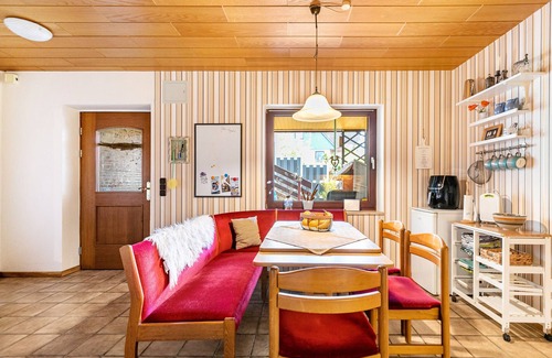 Bargenstedt Apartment | Apartment 'Hennings' with Private Terrace, Shared Garden and Wi-Fi