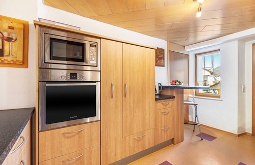 Engen Apartment | Apartment 'Hewenpanorama' with Mountain View, Private Terrace and Wi-Fi