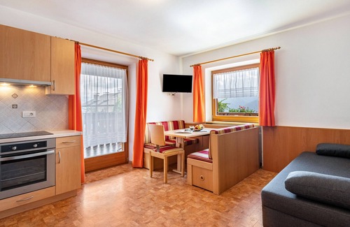 Chifa Apartment | Apartment 'Hofblick' with Mountain View, Private Terrace and Wi-Fi