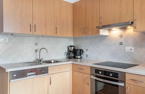 Chifa Apartment | Apartment 'Hofblick' with Mountain View, Private Terrace and Wi-Fi