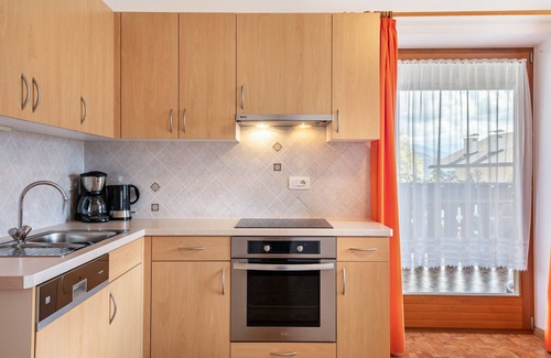 Chifa Apartment | Apartment 'Hofblick' with Mountain View, Private Terrace and Wi-Fi