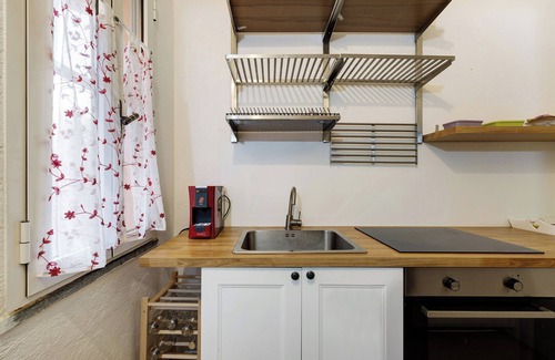 Campochiesa Apartment | Apartment 'Home Charlene' with Wi-Fi