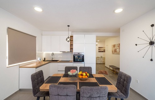 Biograd na Moru Apartment | Apartment Vista Mare 1 with heated pool