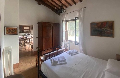 Pescia Fiorentina Apartment | Apartment "Il Fontino - Africa" with Private Garden & Wi-Fi