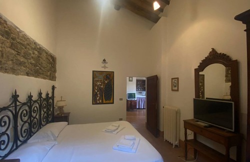 Pescia Fiorentina Apartment | Apartment "Il Fontino - Africa" with Private Garden & Wi-Fi