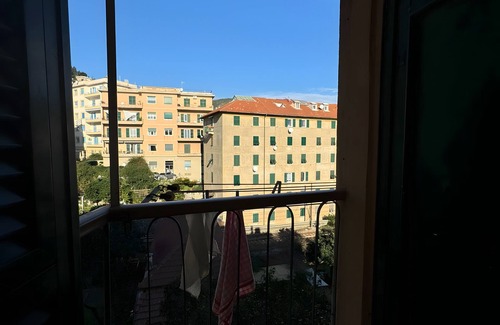 Pegli Apartment | Apartment 'Il Fortino' with Balcony, Wi-Fi and Air Conditioning