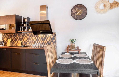 Klosterlangheim Apartment | Apartment 'Im Garten Gottes' with Lake View, Wi-Fi and Air Conditioning