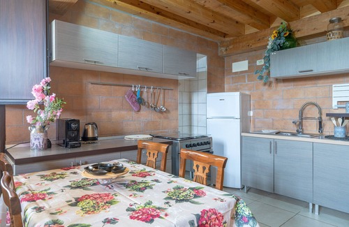 Avola Apartment | Apartment 'Imola Country House' with Sea View, Wi-Fi and Air Conditioning