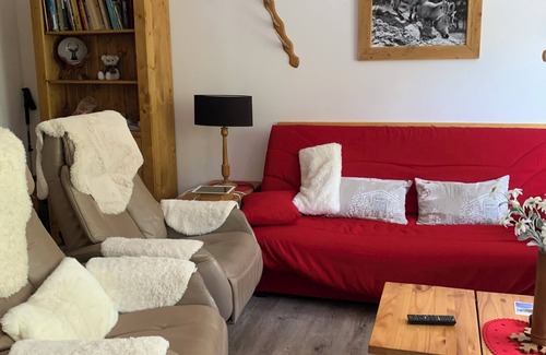 Valfrejus Apartment | Apartment in a chalet at the foot of the slopes