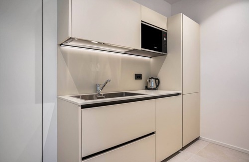 Ravina Apartment | Apartment In A Hotel 'Midum Family Garden' with Mountain View, Wi-Fi and Air Conditioning