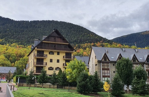 Vielha Apartment | Apartment in a quiet area of Vielha for 6 people