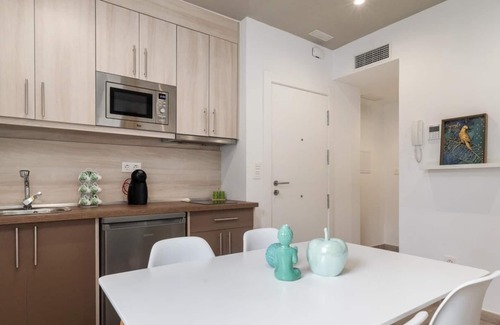 Cervantes Apartment | Apartment in a restored mansion in Granada.