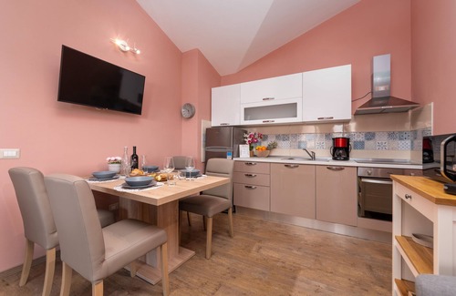 Funtana Apartment | Apartment in a single house surrounded by nature, close to the beach