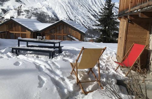 Saint-Martin-de-Belleville Apartment | Apartment in authentic chalet, heart of the village, close to the slopes, 78 m²