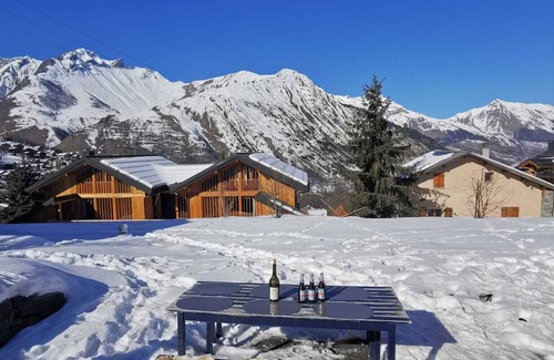 Saint-Martin-de-Belleville Apartment | Apartment in authentic chalet, heart of the village, close to the slopes, 78 m²