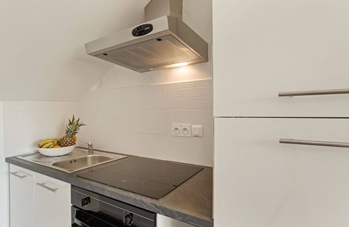 Cannes City Centre Apartment | Apartment in Cannes with 3 bedrooms sleeps 6