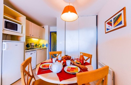 Le Barcares Apartment | Apartment in Catalana near Mediterranean Beaches