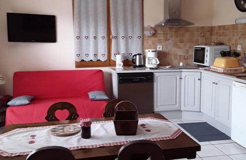Forville Apartment | Apartment in chalet for 4 people on the ground floor overlooking the resort
