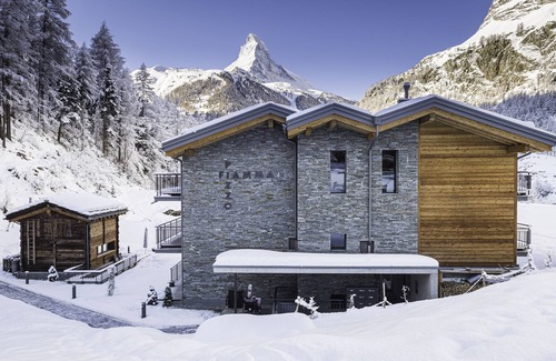 Zermatt Ski Chalet | Apartment in Chalet Pizzo Fiamma