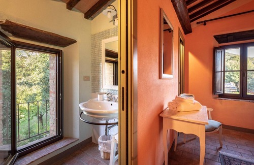 Simignano House | Apartment in Chianti With Pool ID 456
