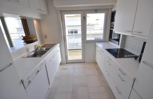 Knokke Apartment | Apartment in Duinbergen with Sea Views