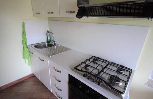 Isoletta Apartment | Apartment in farmhouse, shared swimming pool, between Rome and Naples